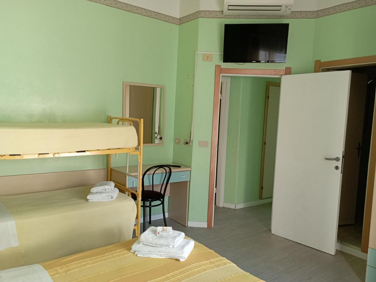 Hotel Raul Riccione Dış mekan fotoğraf