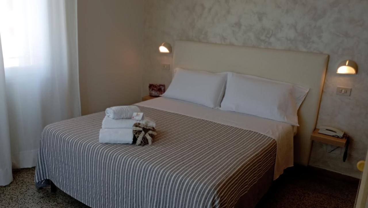 Hotel Raul Riccione Dış mekan fotoğraf